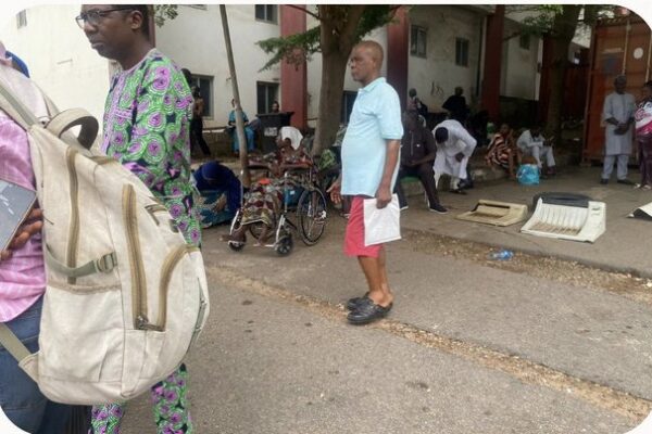 ABUJA NATIONAL HOSPITAL EVACUATES PATIENTS AFTER FIRE IN ONCOLOGY DEPARTMENT.