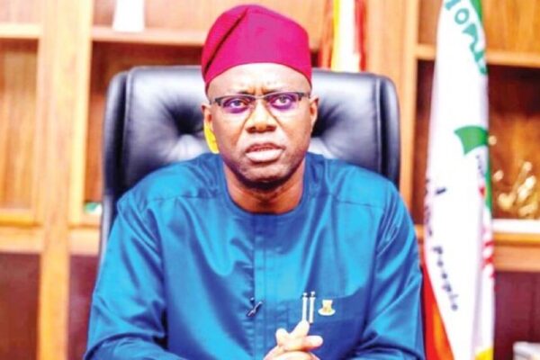 OYO GOVERNOR MAKINDE ISSUES EXECUTIVE ORDER TO REGULATE LOCAL SECURITY GROUPS.