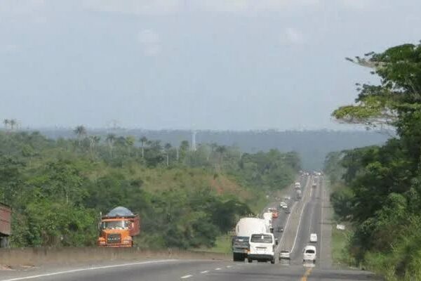 FG COMMENCES ASSESSMENT, REPAIRS ON FLOOD-AFFECTED SECTIONS OF BENIN-SAGAMU EXPRESSWAY.