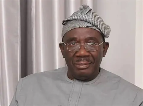 OSUN GOVERNMENT DRAGS SENATOR FADAHUNSI TO COURT OVER ALLEGED THREATS AGAINST ACCORD MEMBERS. 